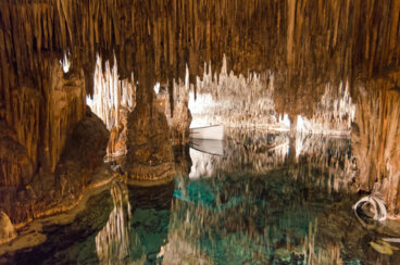 Conoce las más increíbles cuevas de España