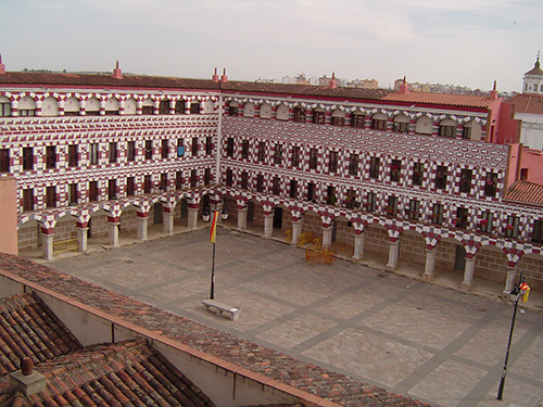 Las 8 plazas más encantadoras de España