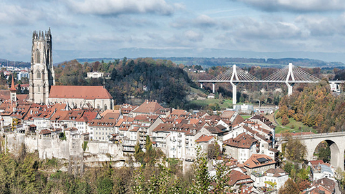 Friburgo en Suiza, la ciudad de los puentes