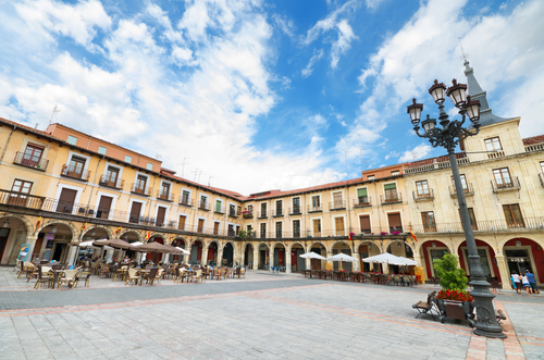 10 plazas mayores de España que merece la pena visitar