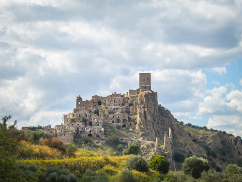 El pueblo fantasma de Craco en Italia