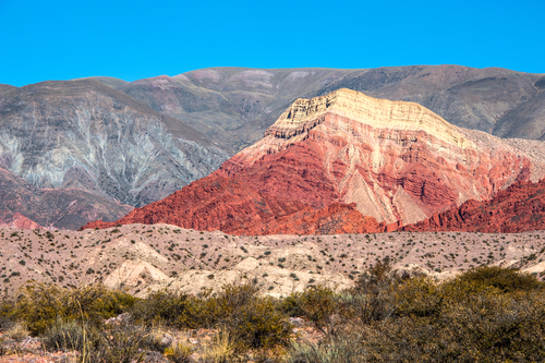 La magia del Cerro de los Siete Colores en Argentina