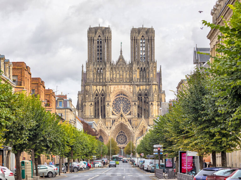 Paseamos por la hermosa ciudad de Reims en Francia