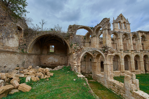 El romántico monasterio de Santa María de Rioseco