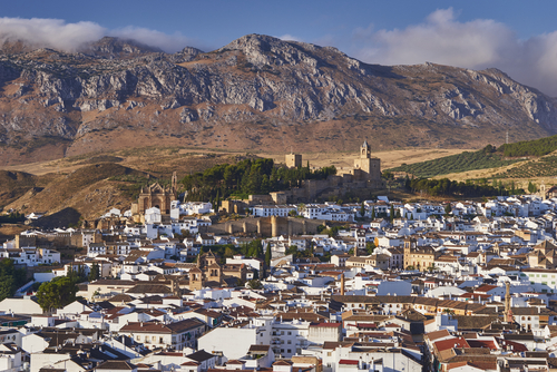Antequera, una joya histórica y pasiajística en Málaga