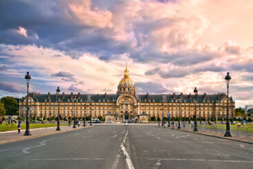 Entramos al magnífico Palacio Nacional de los Inválidos de París