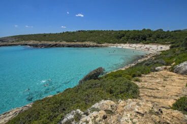 Cala Varques, en Mallorca, te invita a disfrutar de sus aguas