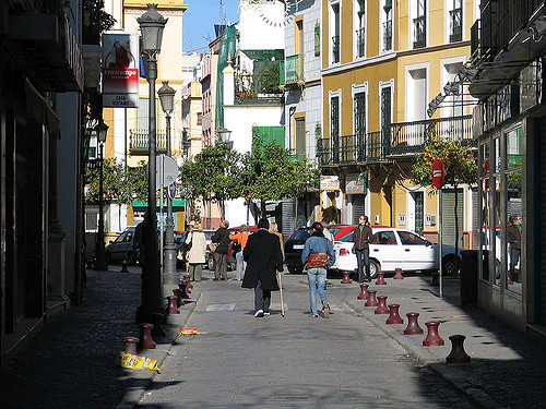 Recorremos la emblemática calle Feria de Sevilla