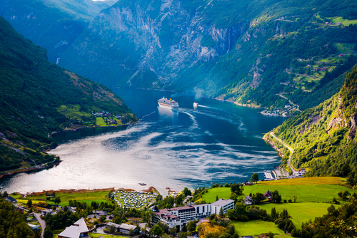 Nos vamos de crucero por los fiordos noruegos