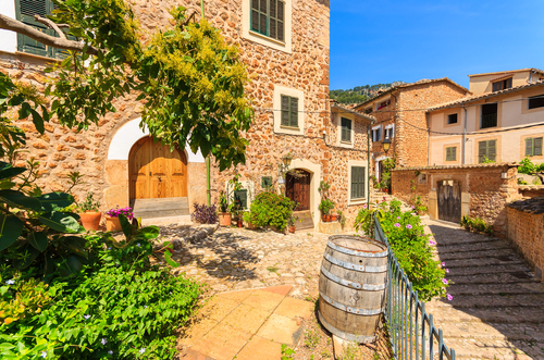 Descubre Fornalutx, un precioso pueblo de Mallorca