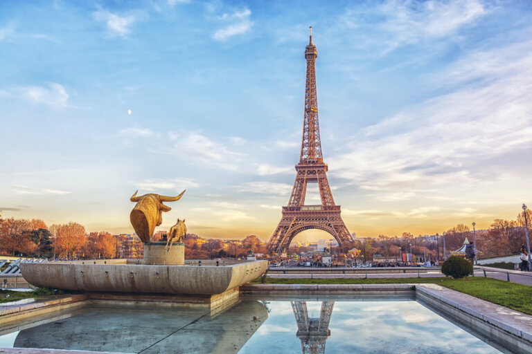 Descubre cómo subir a la Torre Eiffel en París
