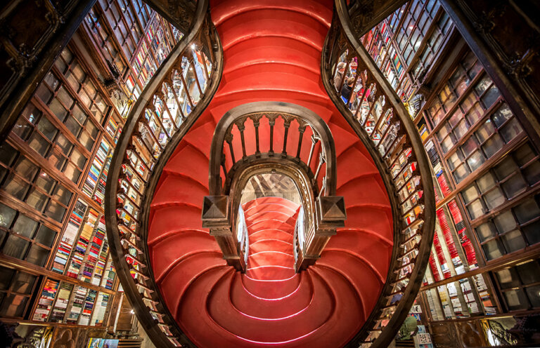 10 escaleras muy especiales que querrás subir