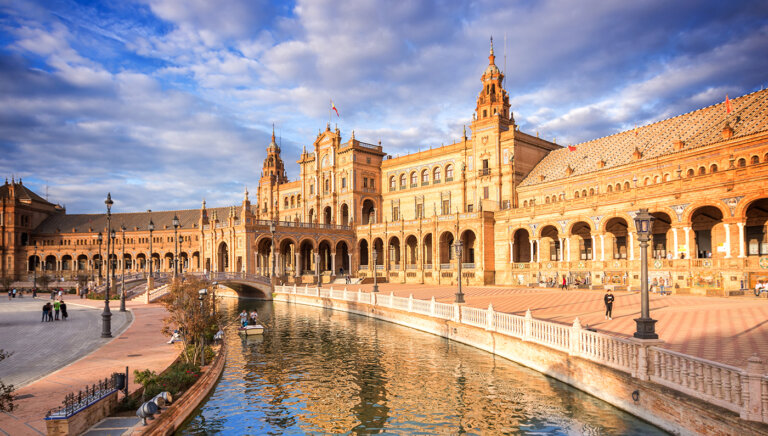 Cómo llegar a la Plaza de España de Sevilla