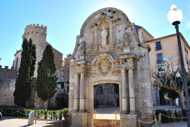 Sant Feliu de Guíxols, un pueblo en la Costa Brava