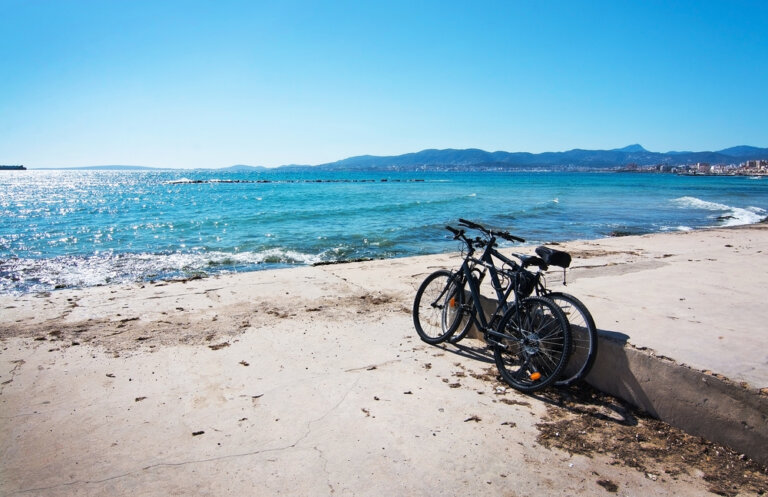 Te enseñamos algunas rutas en bicicleta por el Mediterráneo
