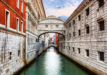 3 curiosidades del puente de los Suspiros de Venecia