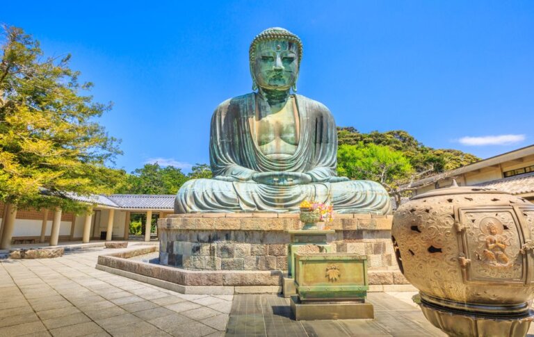 Visitamos el singular templo Kotokuin en Japón