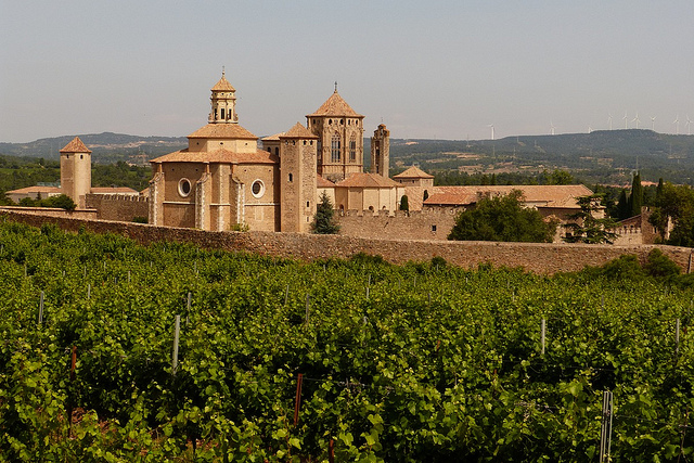 Cómo llegar al monasterio de Poblet, una joya cisterciense