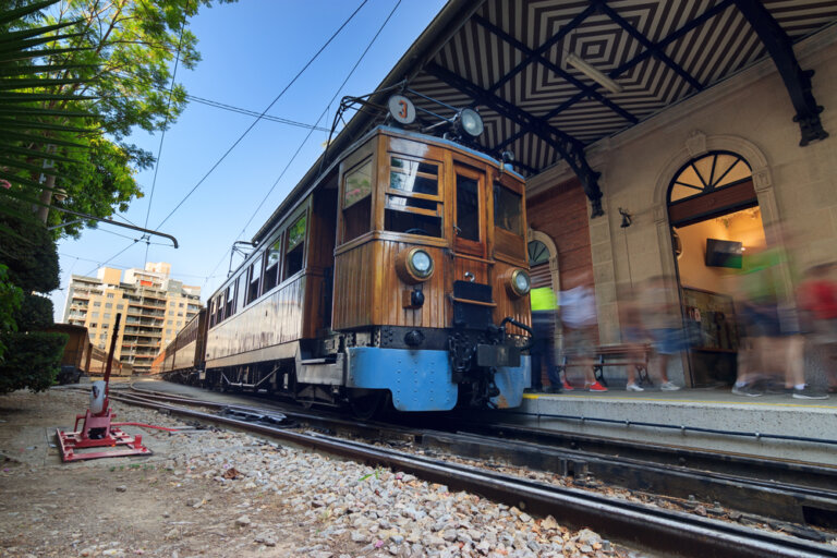 Un viaje en el tren centenario de Palma a Sóller