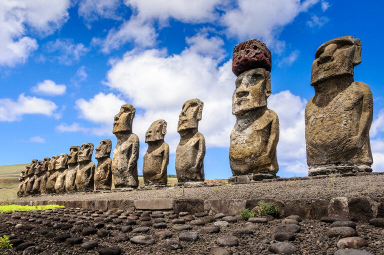 ¿Cómo se construyeron los moáis de la Isla de Pascua?