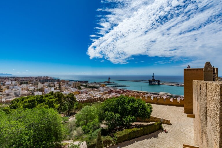 Lo mejor que puedes ver y hacer en Almería