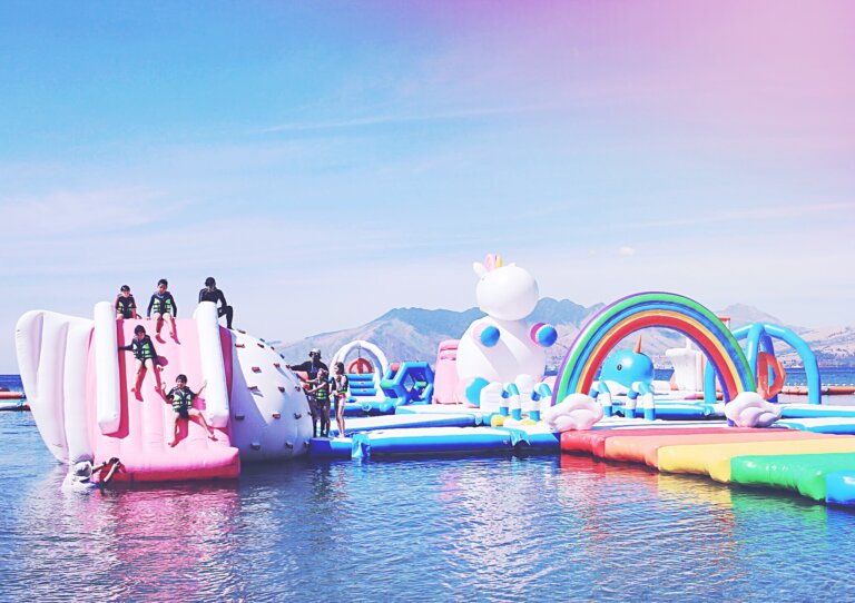 Fantasía en The Inflatable Island, la isla de los unicornios