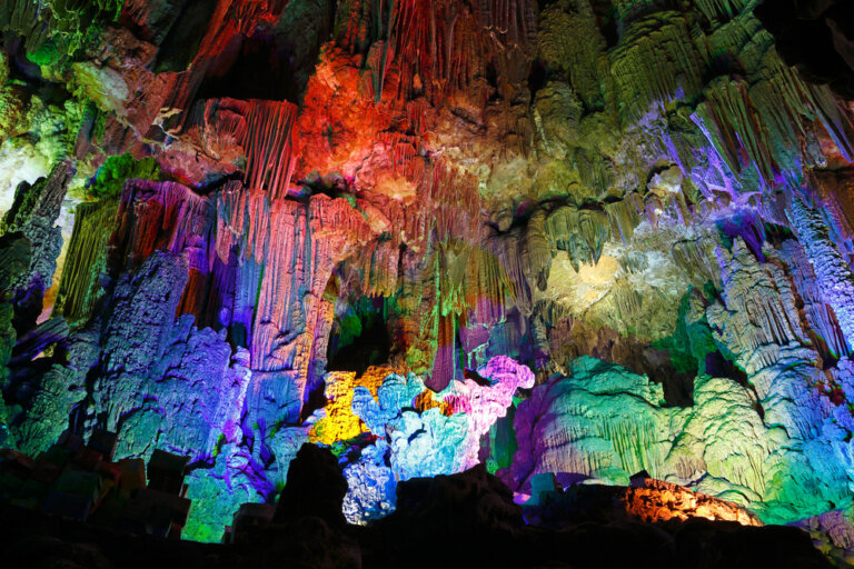 Las cuevas Reed Flute: descubre un paisaje de otro planeta