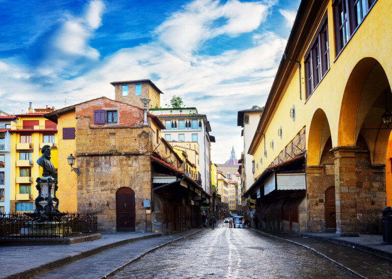 Las dos caras de Florencia: la del lujo y la de la mochila