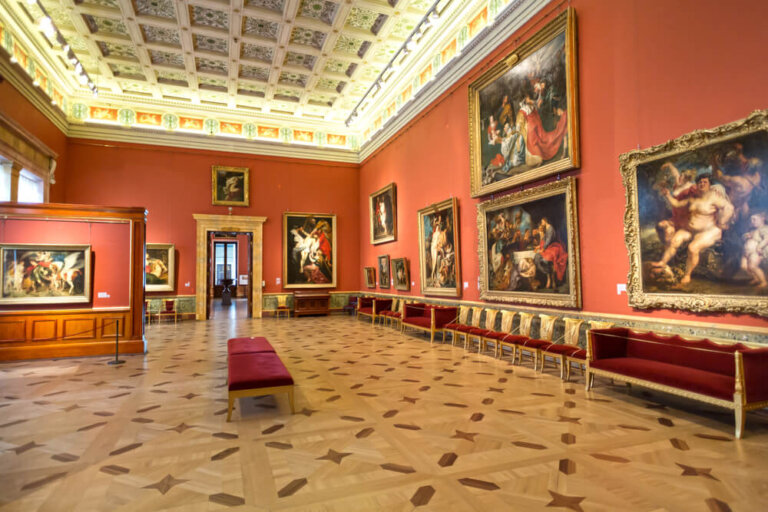 En vacaciones, visita museos y sitios culturales