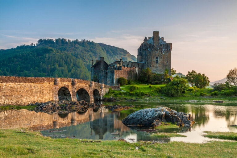 Alquila un coche y conoce los mejores lugares de Escocia
