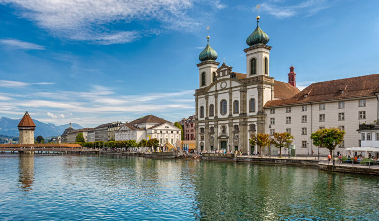 Conoce la iglesia de los Jesuitas de Lucerna