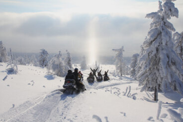 Haz una excursión en moto por Noruega Ártica