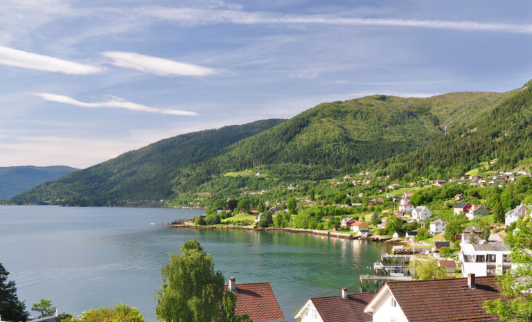 Balestrand, un encantador pueblo en los fiordos noruegos