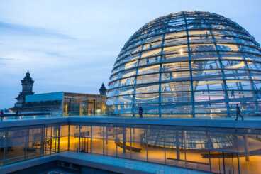 Sube a la cúpula del Reichstag en Berlín