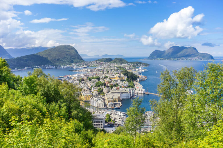 Sube al mirador del monte Aksla en Alesund