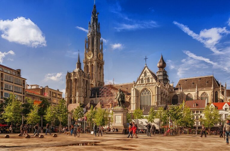 Un paseo por la ciudad de los diamantes en Flandes
