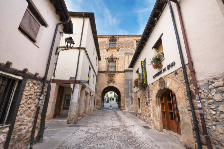 Un paseo por Covarrubias, haz un viaje en el tiempo
