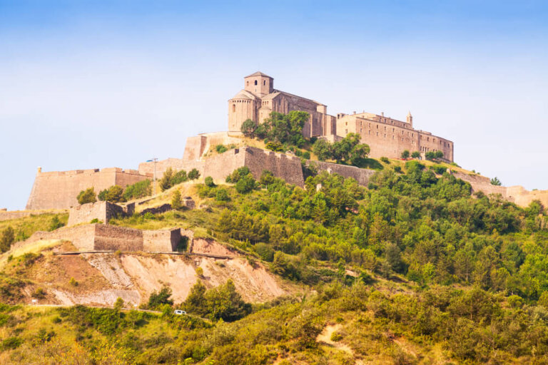 El castillo y Parador de Cardona: historia y leyendas