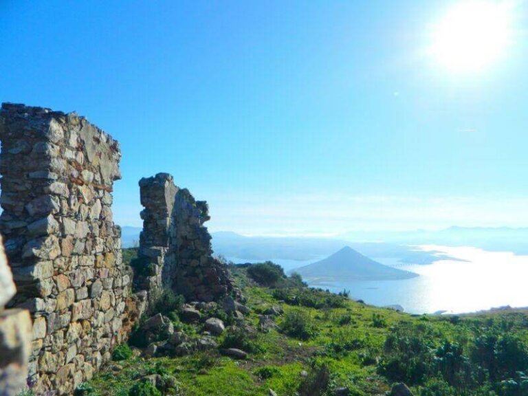 El castillo templario de Lares, la puerta del oeste