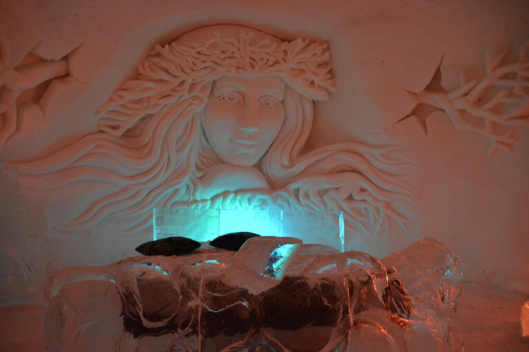 Duerme en un hotel de hielo en la Laponia noruega