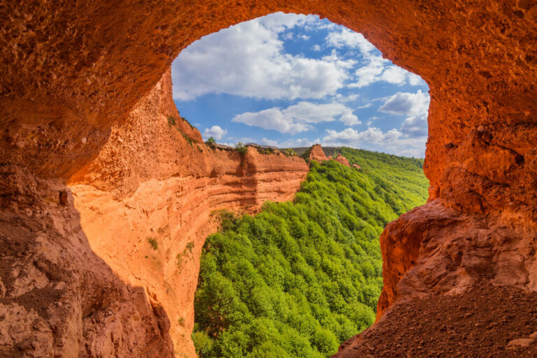 El Monumento Natural de Las Médulas, un viaje mágico a León