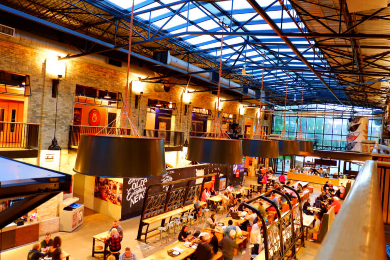 De paseo por el Mercado Forks, un sitio histórico