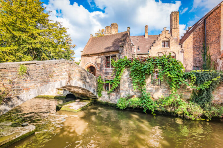 El puente de San Bonifacio, un rincón encantador en Brujas