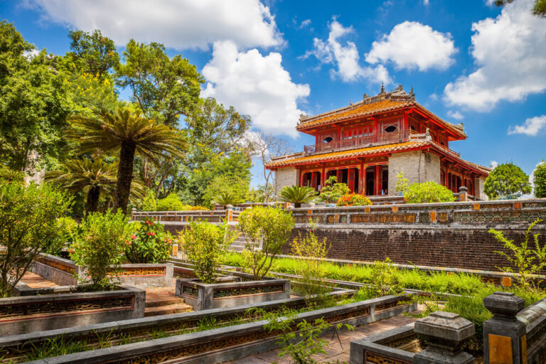 Descubre Hue: un tesoro en el corazón de Vietnam