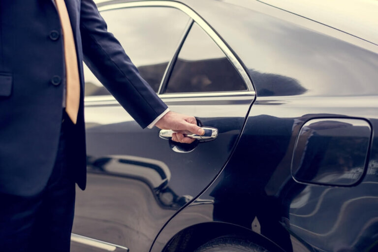 ¿Por qué elegir un conductor privado para viajes de negocios?