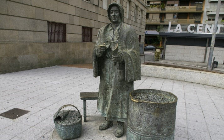 El Monumento a la Castañera en Ourense