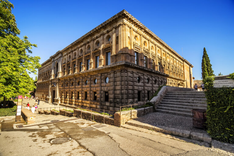 5 secretos del palacio de Carlos V en la Alhambra