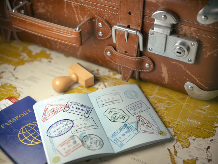 Lo que NO debes hacer si viajas al exterior