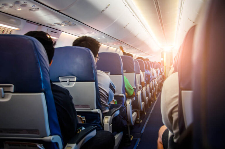 Cómo sobrellevar una turbulencia en el avión