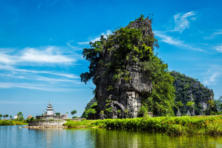 Descubre los tesoros de Tam Coc en Vietnam